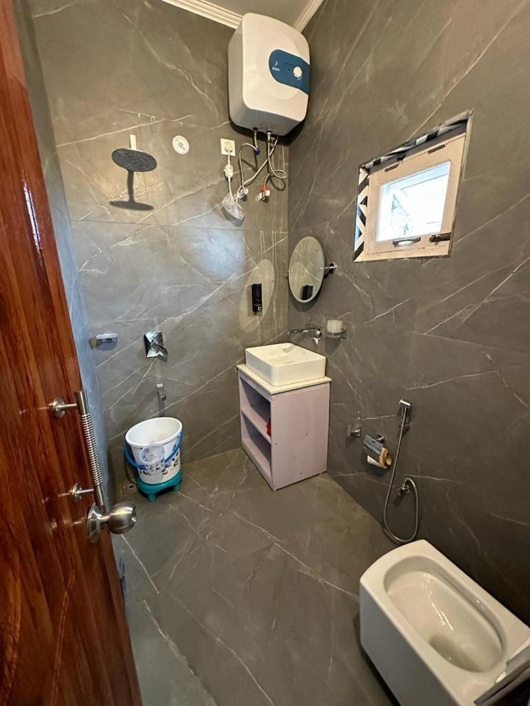 Hotel Goludev Valley View ナイニタール エクステリア 写真